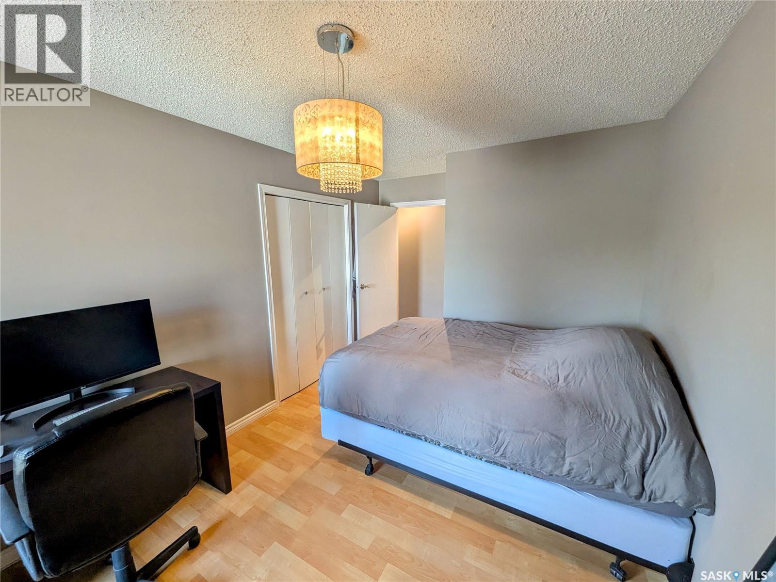 7307 Dalgliesh Drive, Regina, SK - Indoor Photo Showing Bedroom