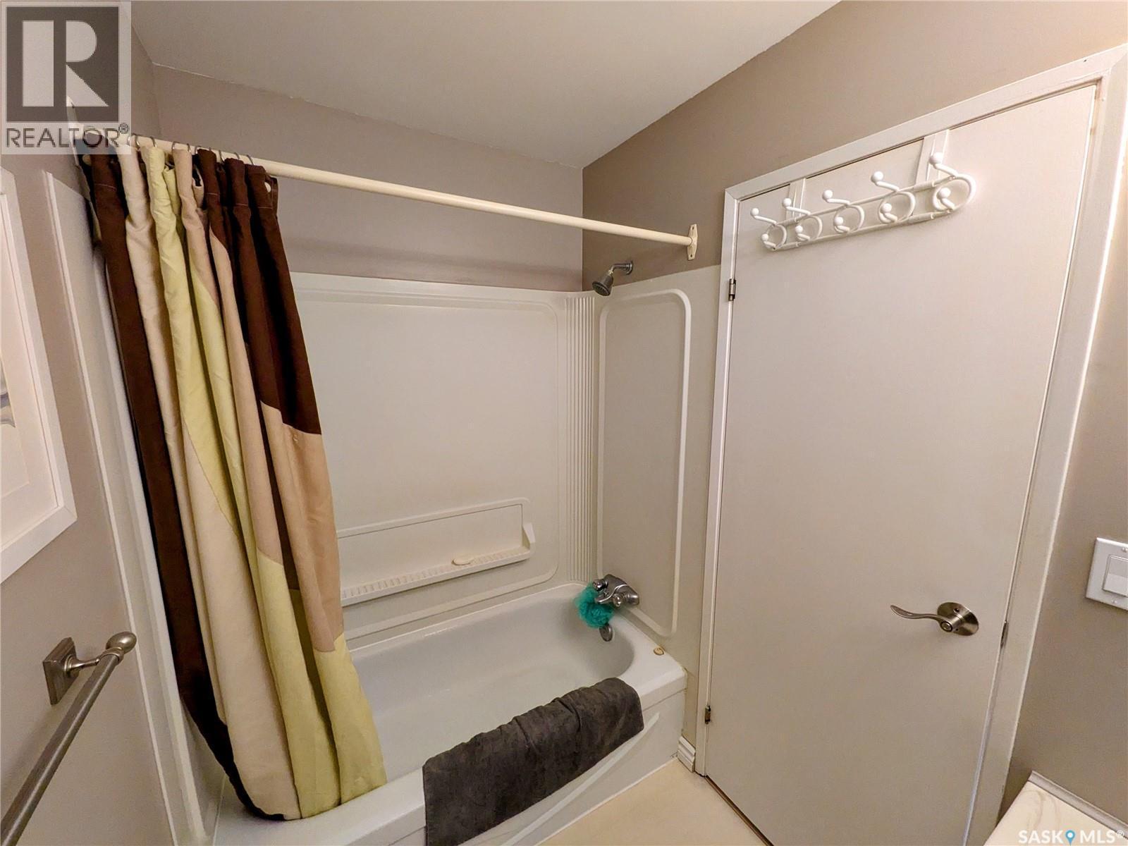 7307 Dalgliesh Drive, Regina, SK - Indoor Photo Showing Bathroom