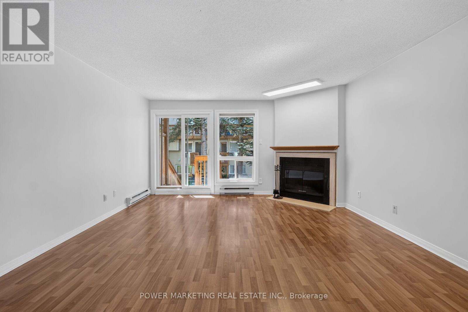 442 Briston Private, Ottawa, ON - Indoor Photo Showing Living Room With Fireplace