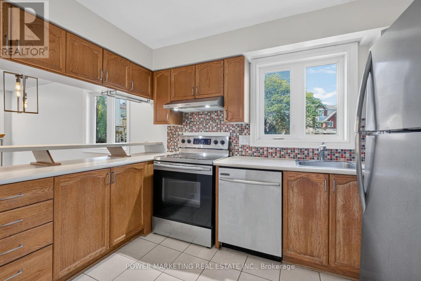 442 Briston Private, Ottawa, ON - Indoor Photo Showing Kitchen