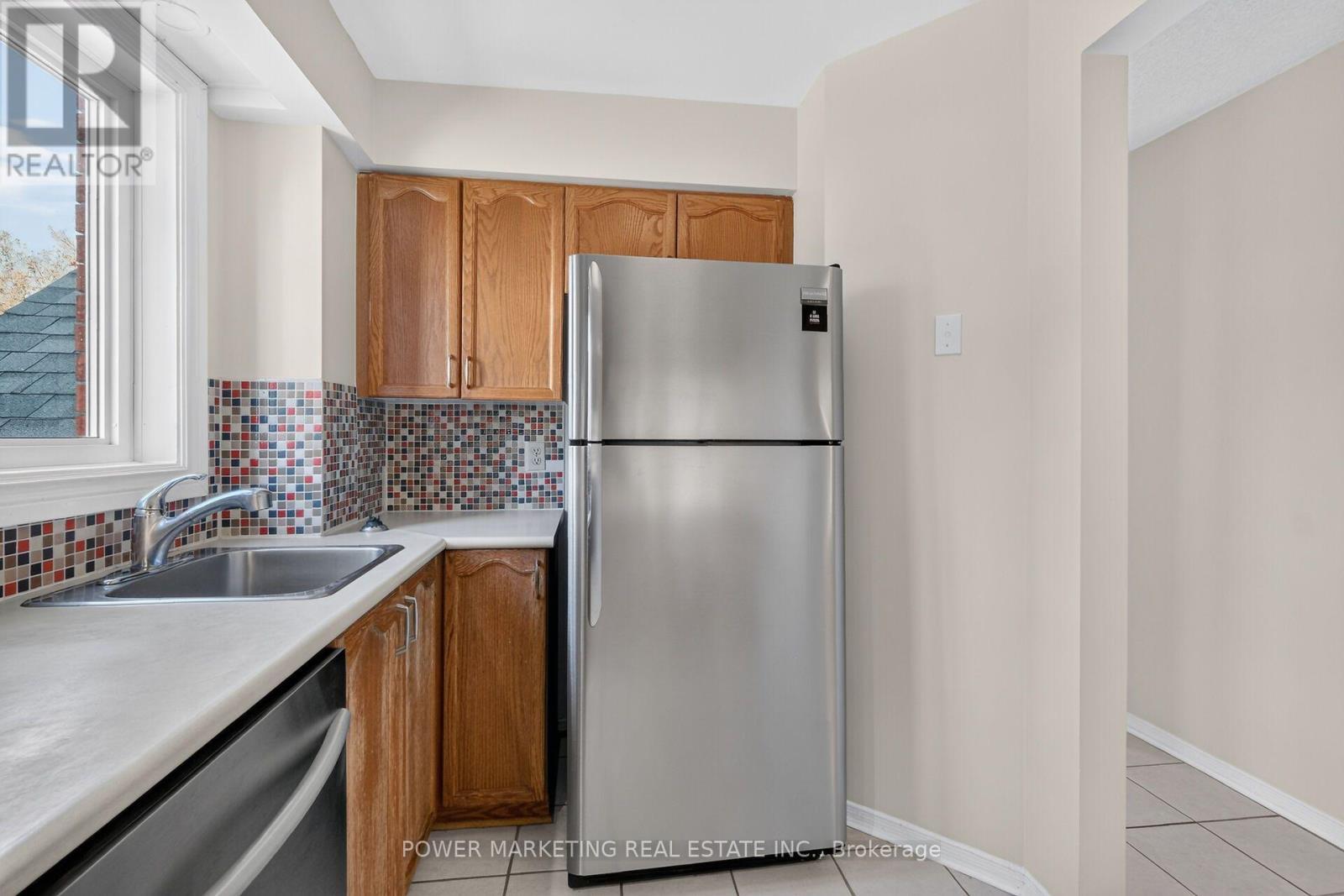442 Briston Private, Ottawa, ON - Indoor Photo Showing Kitchen