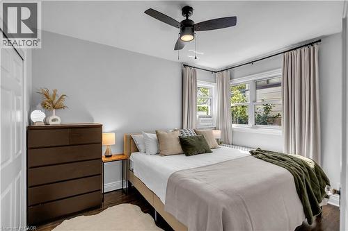 31 Scotia Avenue, Hamilton, ON - Indoor Photo Showing Bedroom