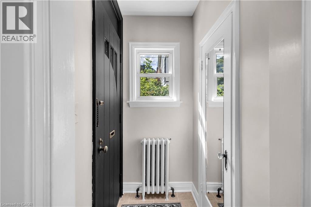 31 Scotia Avenue, Hamilton, ON - Indoor