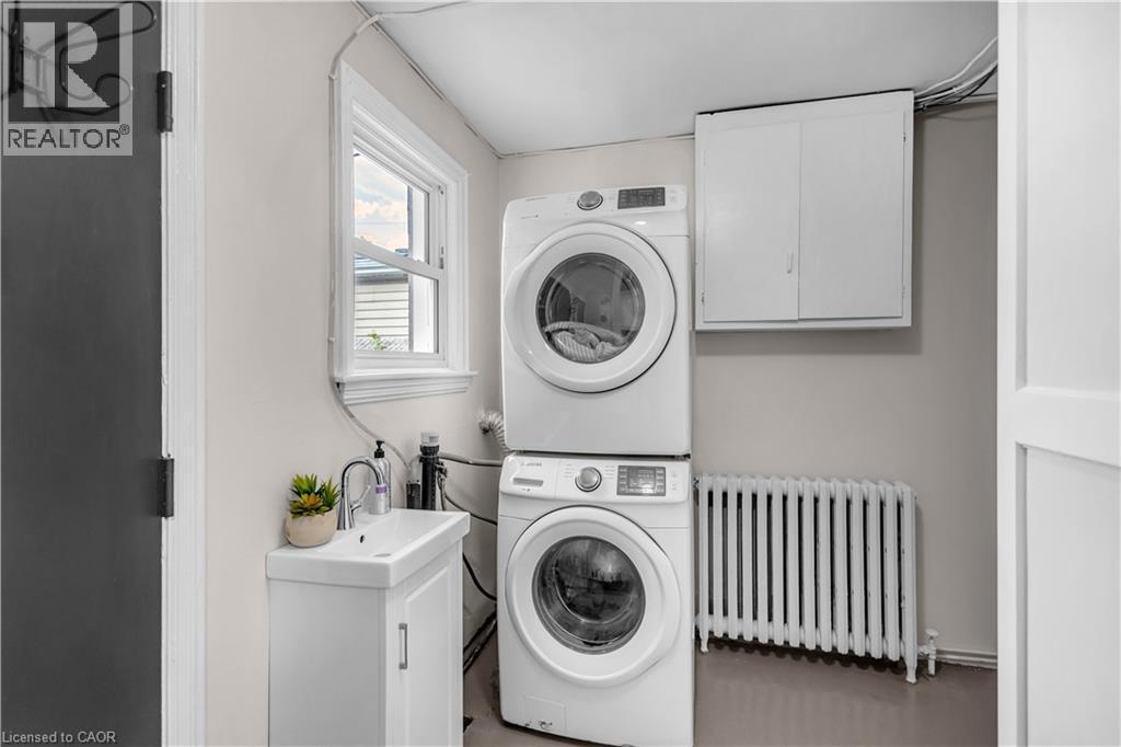 31 Scotia Avenue, Hamilton, ON - Indoor Photo Showing Laundry Room