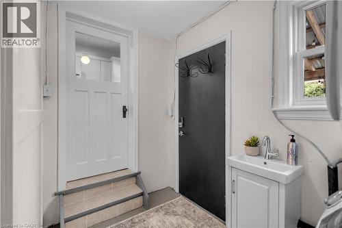 31 Scotia Avenue, Hamilton, ON - Indoor