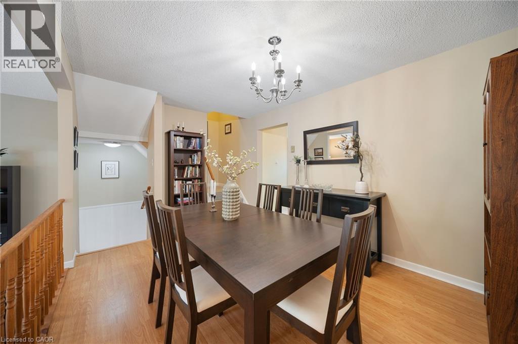 4 Patrice Court, Dundas, ON - Indoor Photo Showing Dining Room