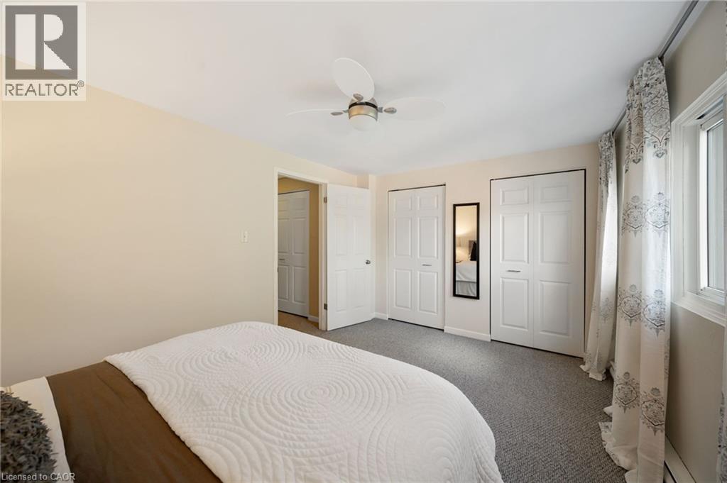 4 Patrice Court, Dundas, ON - Indoor Photo Showing Bedroom