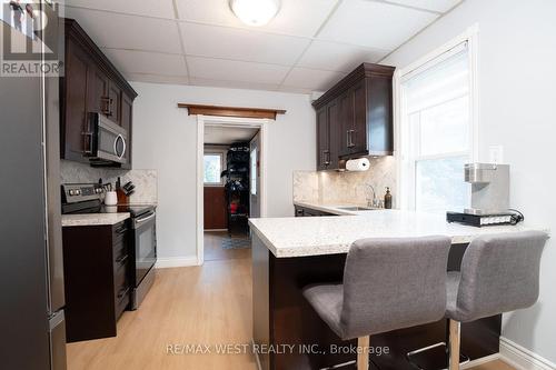 217 Hexam Street, Cambridge, ON - Indoor Photo Showing Kitchen