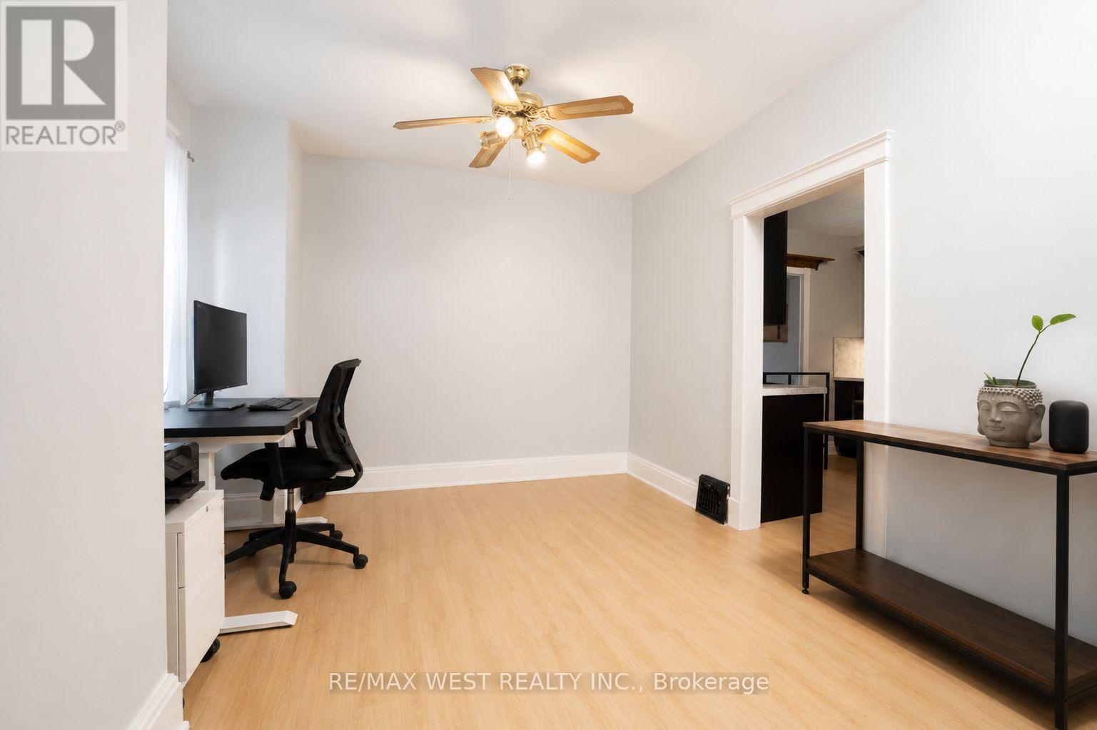 217 Hexam Street, Cambridge, ON - Indoor