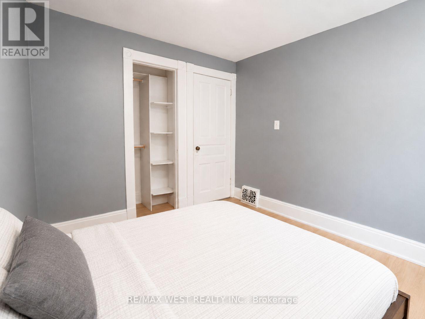 217 Hexam Street, Cambridge, ON - Indoor Photo Showing Bedroom
