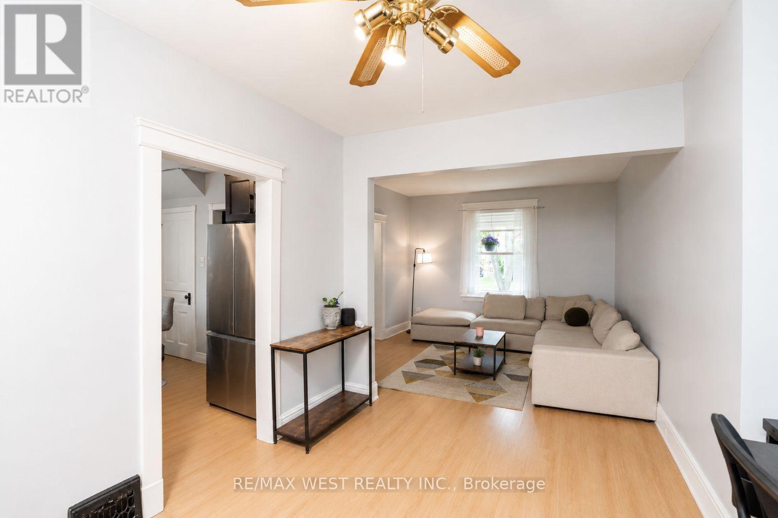 217 Hexam Street, Cambridge, ON - Indoor