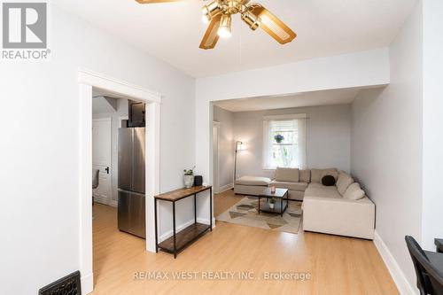 217 Hexam Street, Cambridge, ON - Indoor