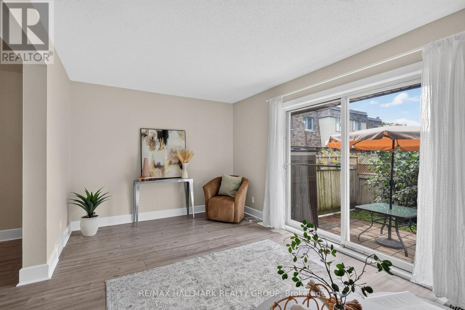 2998 Fairlea Crescent, Ottawa, ON - Indoor