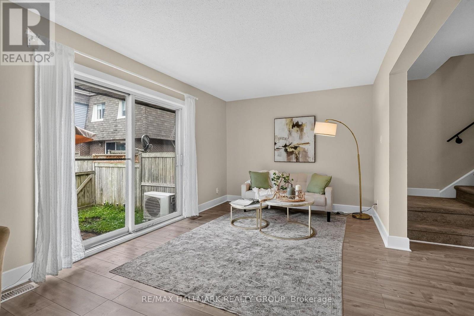 2998 Fairlea Crescent, Ottawa, ON - Indoor