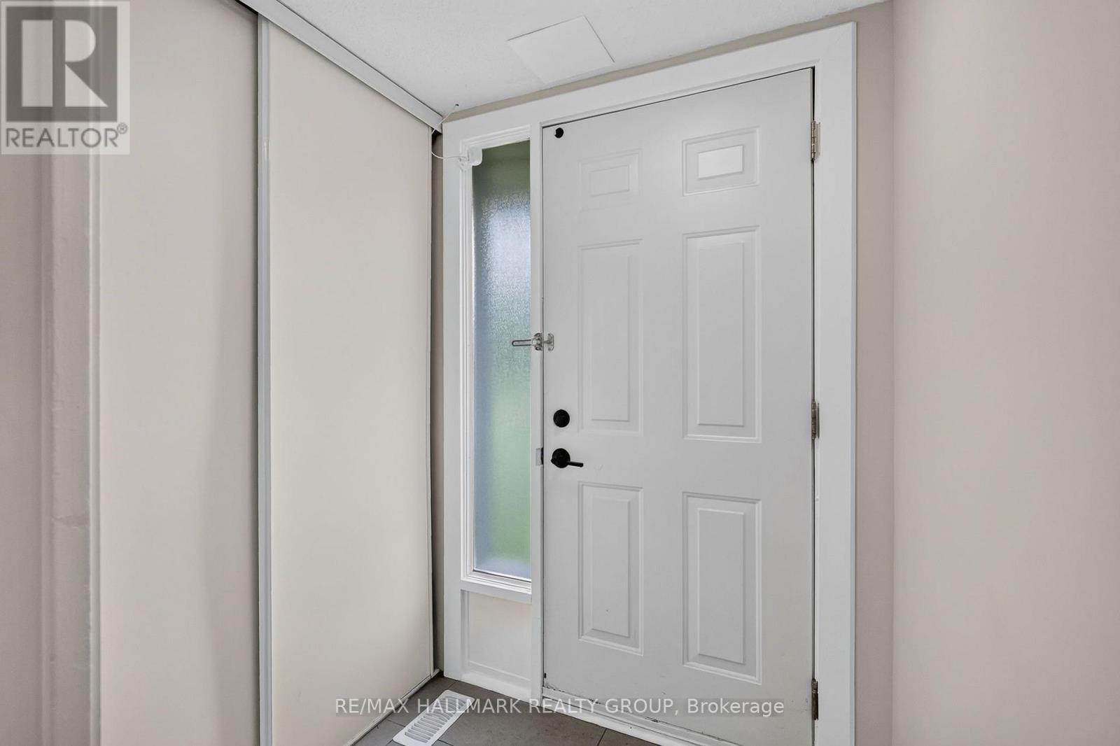 2998 Fairlea Crescent, Ottawa, ON - Indoor Photo Showing Other Room