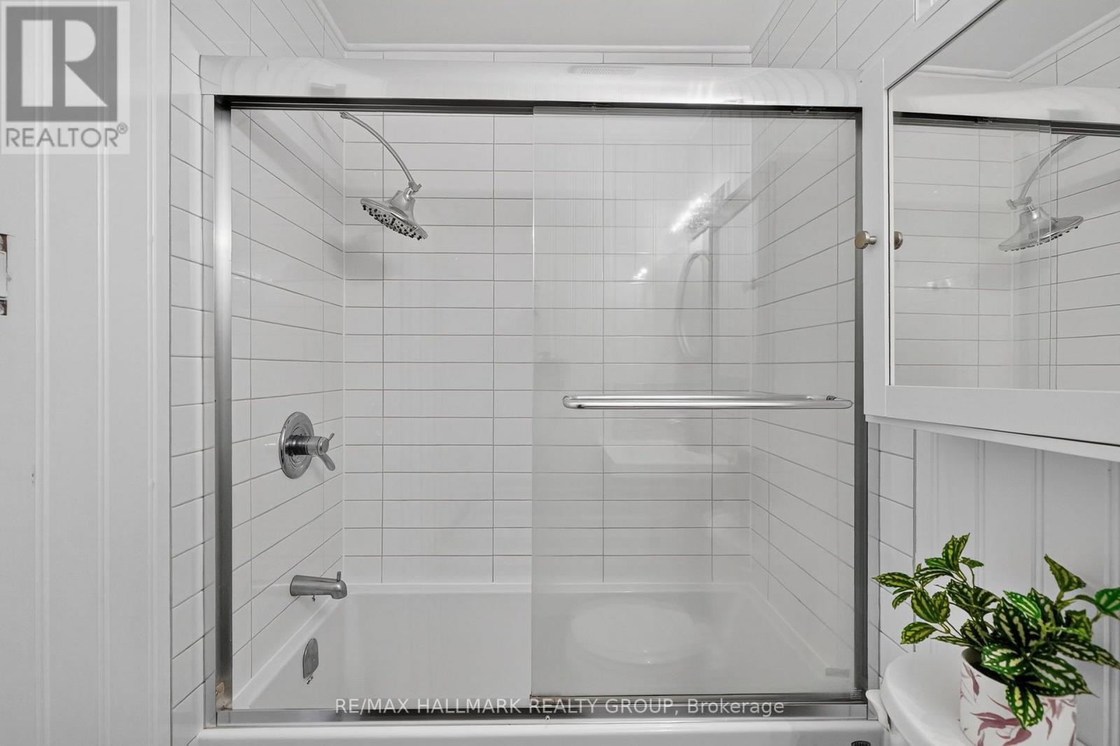 2998 Fairlea Crescent, Ottawa, ON - Indoor Photo Showing Bathroom