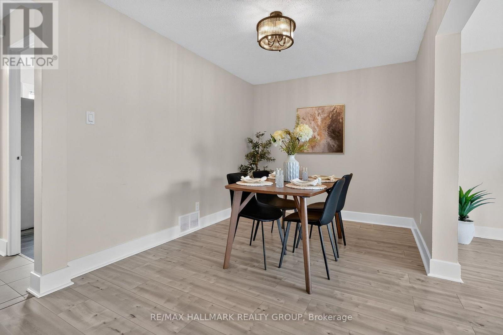 2998 Fairlea Crescent, Ottawa, ON - Indoor Photo Showing Dining Room