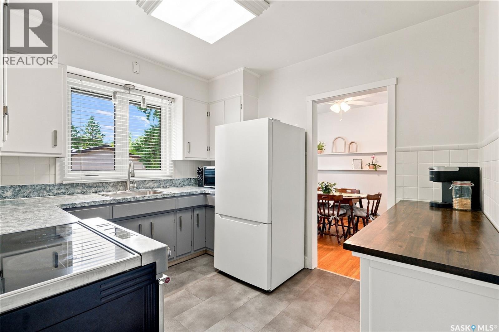 1810 Morgan Avenue, Saskatoon, SK - Indoor Photo Showing Kitchen