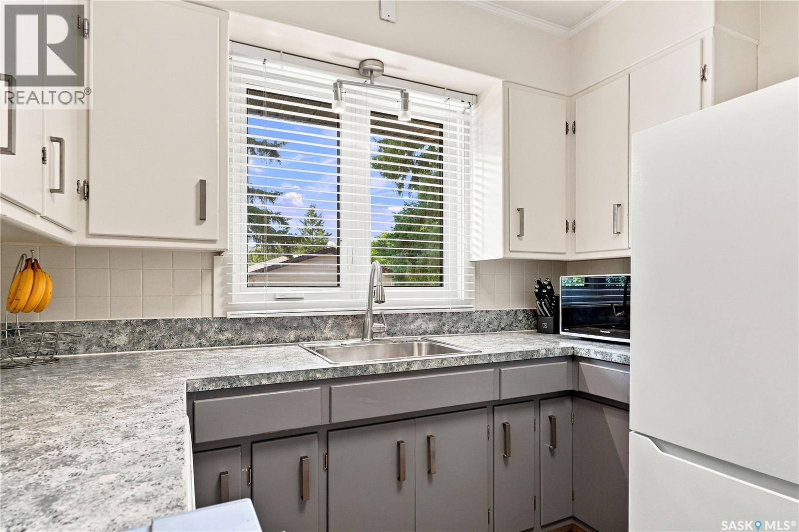 1810 Morgan Avenue, Saskatoon, SK - Indoor Photo Showing Kitchen