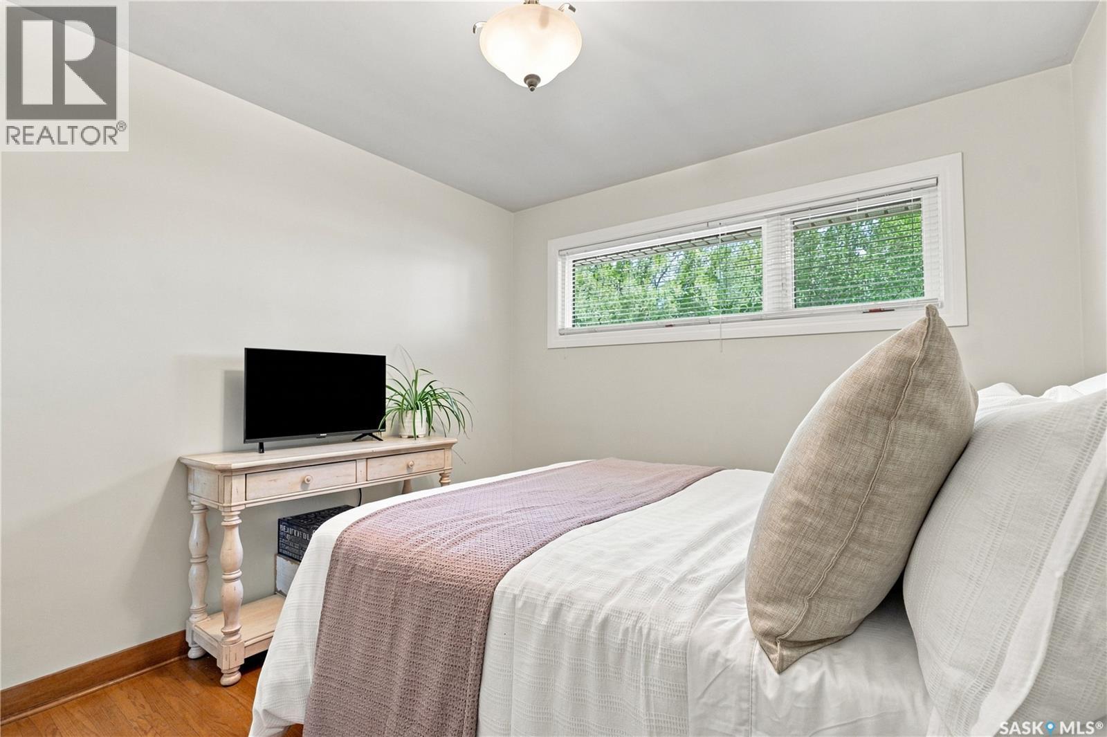 1810 Morgan Avenue, Saskatoon, SK - Indoor Photo Showing Bedroom