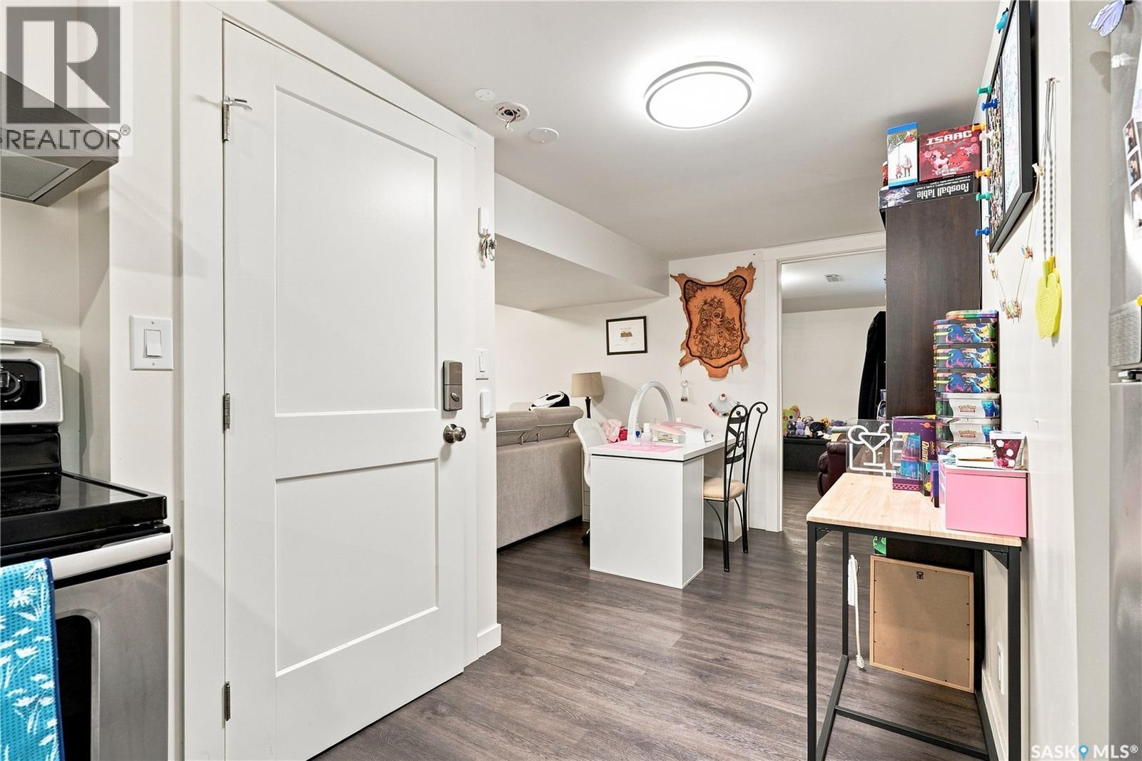 1810 Morgan Avenue, Saskatoon, SK - Indoor