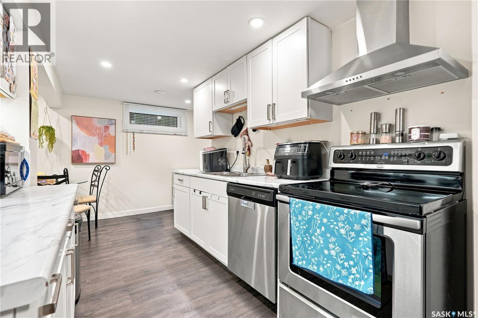 1810 Morgan Avenue, Saskatoon, SK - Indoor Photo Showing Kitchen