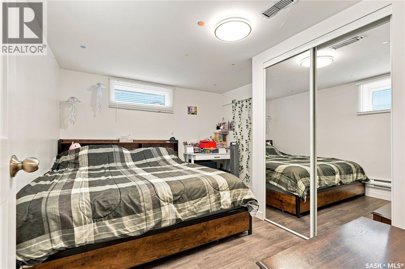 1810 Morgan Avenue, Saskatoon, SK - Indoor Photo Showing Bedroom