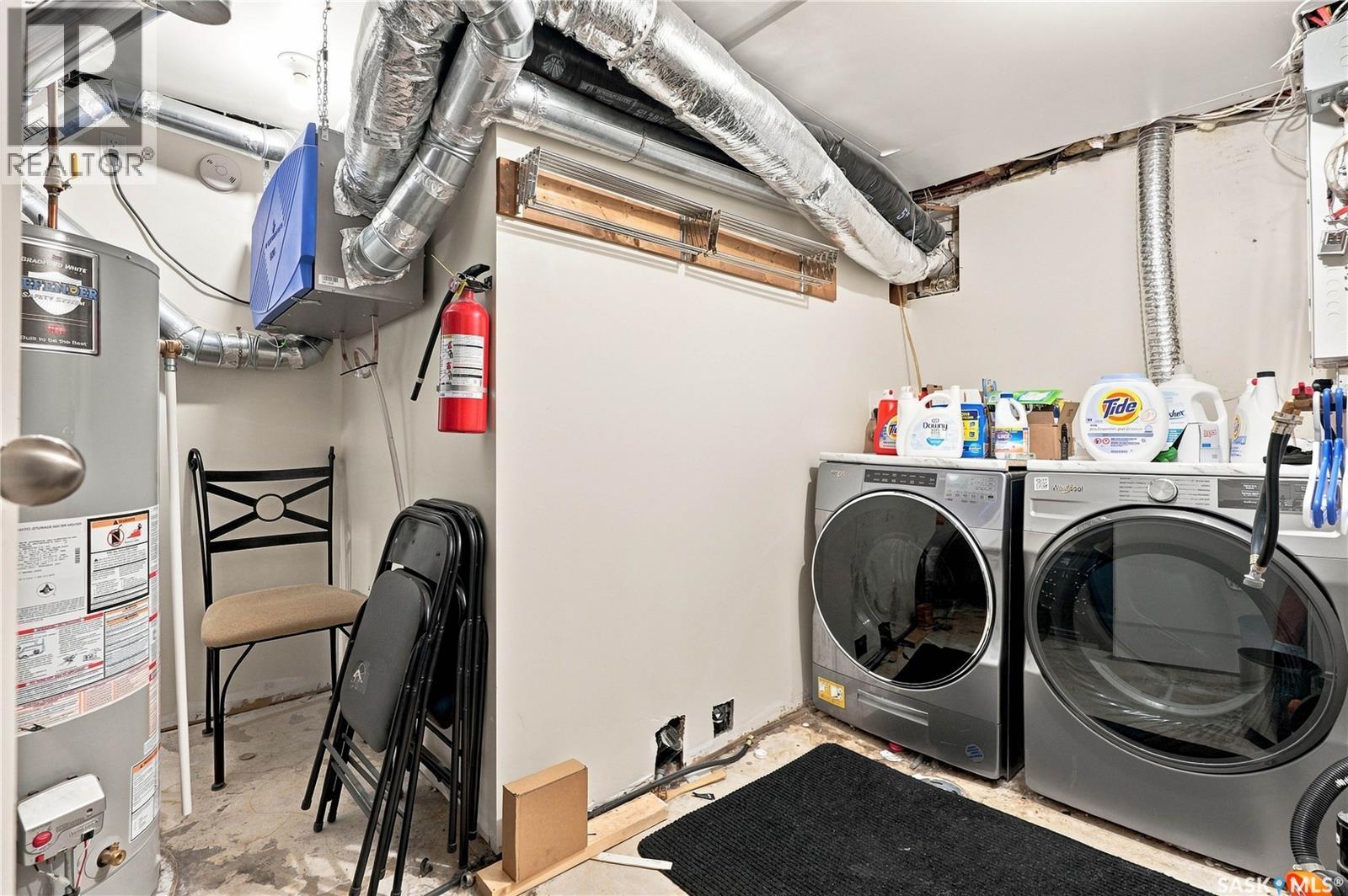 1810 Morgan Avenue, Saskatoon, SK - Indoor Photo Showing Laundry Room
