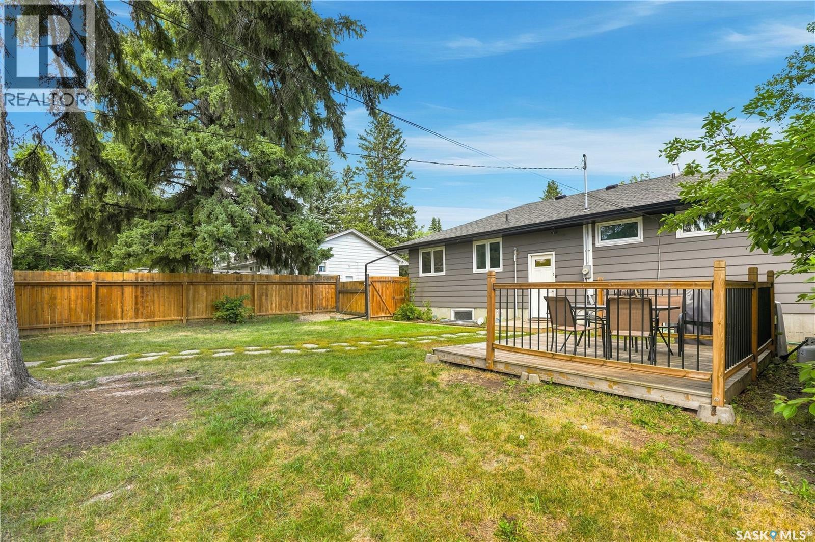 1810 Morgan Avenue, Saskatoon, SK - Outdoor With Deck Patio Veranda