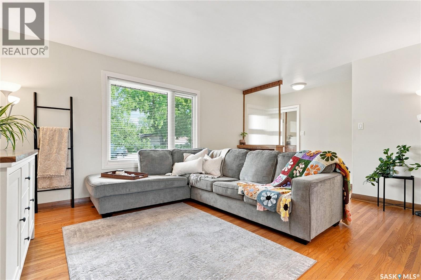 1810 Morgan Avenue, Saskatoon, SK - Indoor Photo Showing Living Room