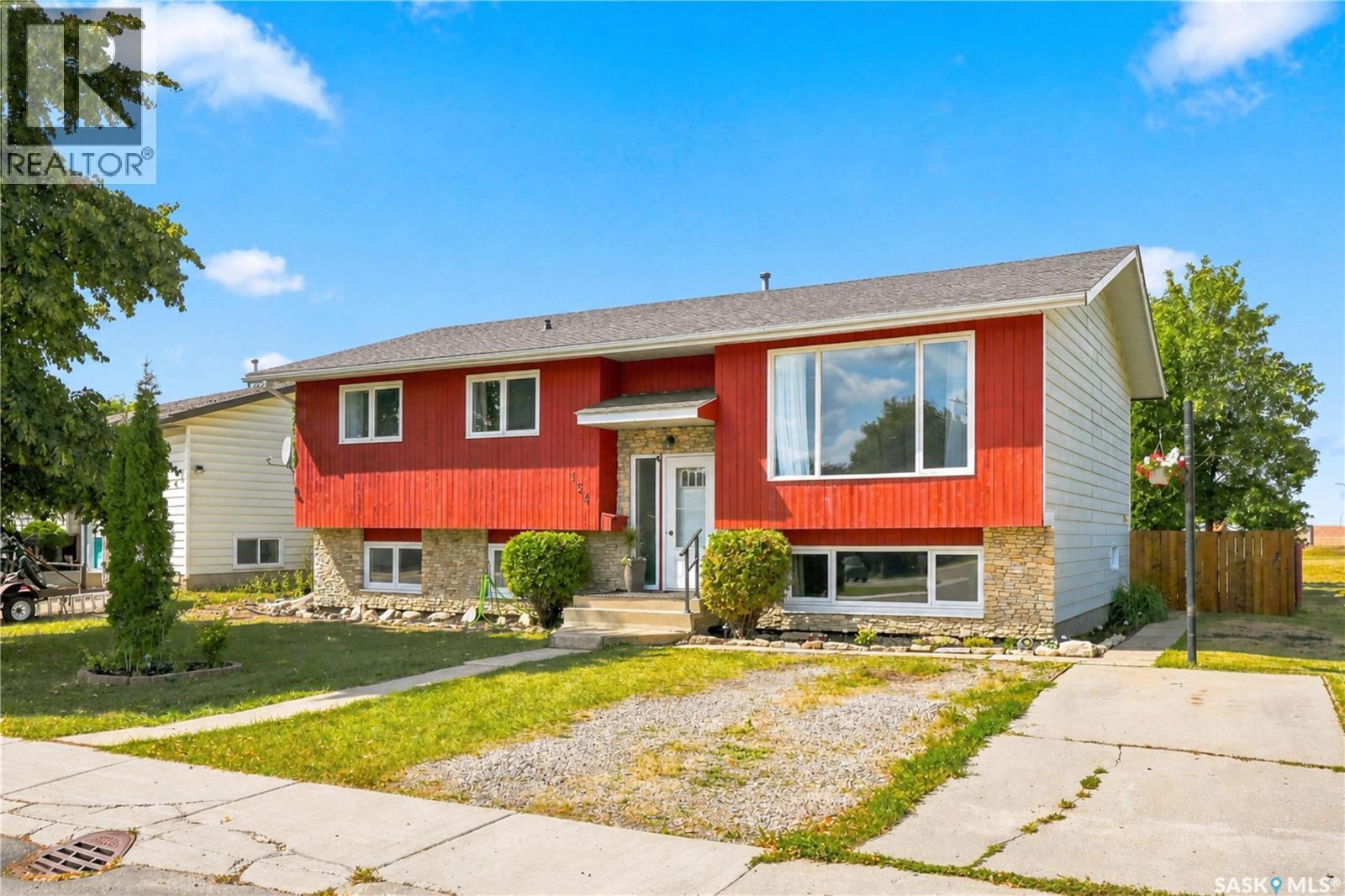 154 Delayen Crescent, Saskatoon, SK - Outdoor