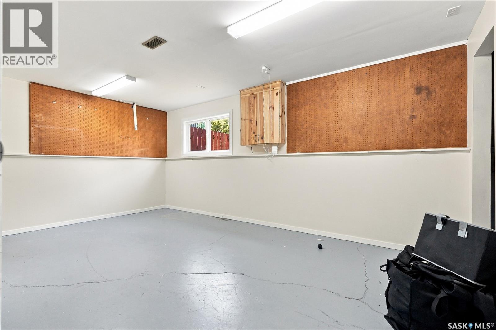 154 Delayen Crescent, Saskatoon, SK - Indoor Photo Showing Other Room