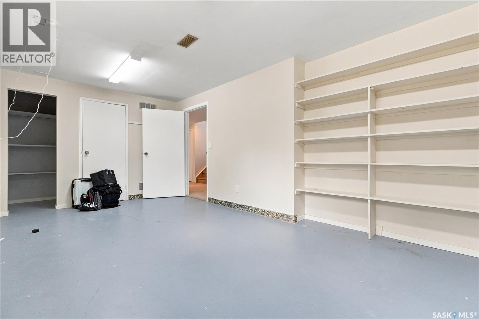 154 Delayen Crescent, Saskatoon, SK - Indoor Photo Showing Other Room