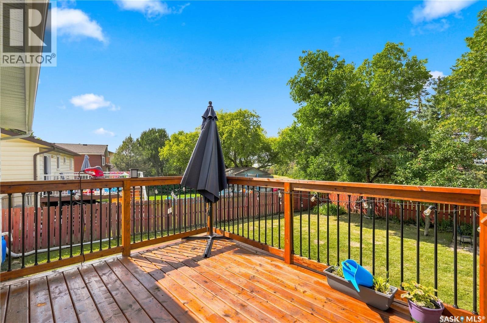 154 Delayen Crescent, Saskatoon, SK - Outdoor With Deck Patio Veranda With Exterior