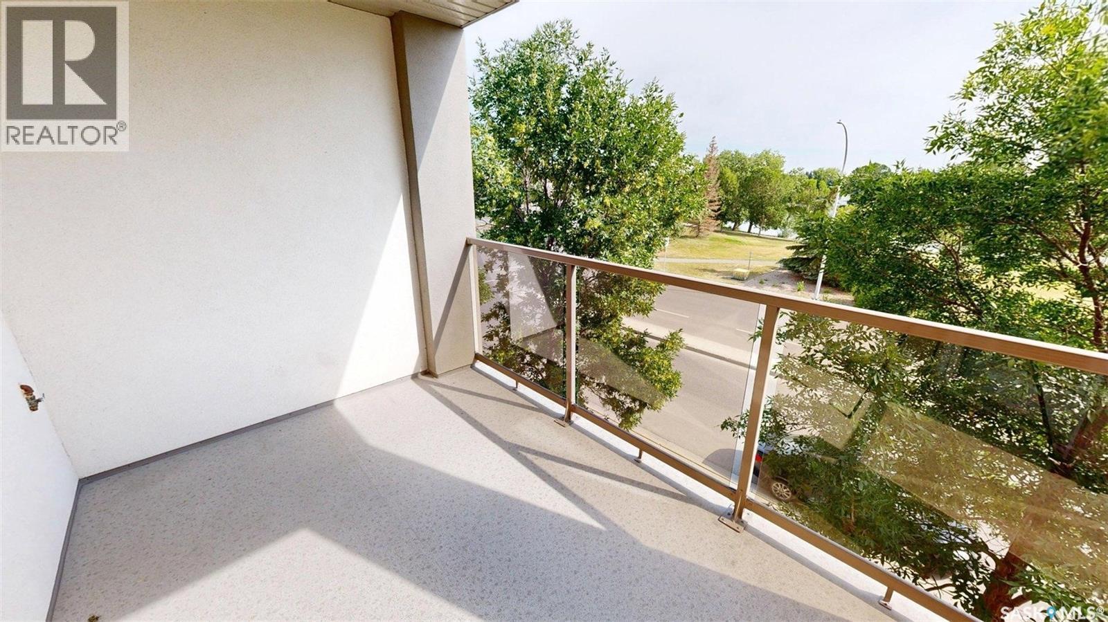 305 3101 Renfrew Crescent E, Regina, SK - Outdoor