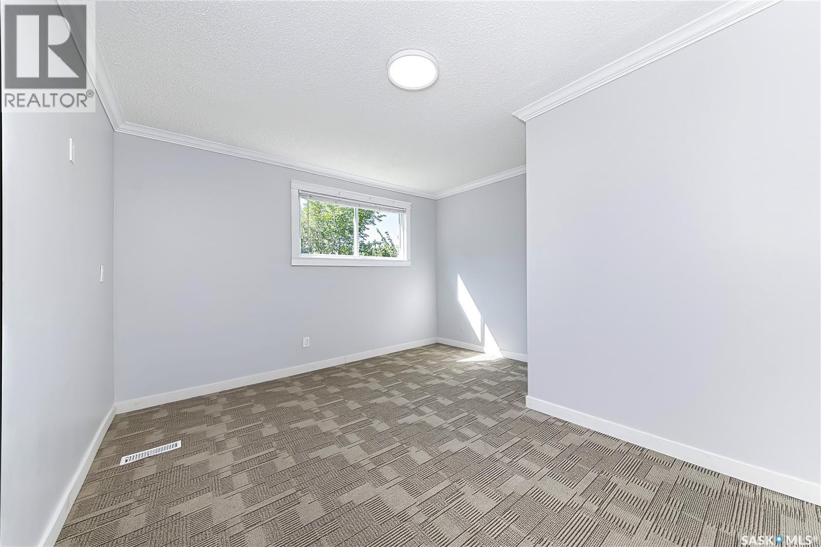 1017 J Avenue N, Saskatoon, SK - Indoor Photo Showing Other Room