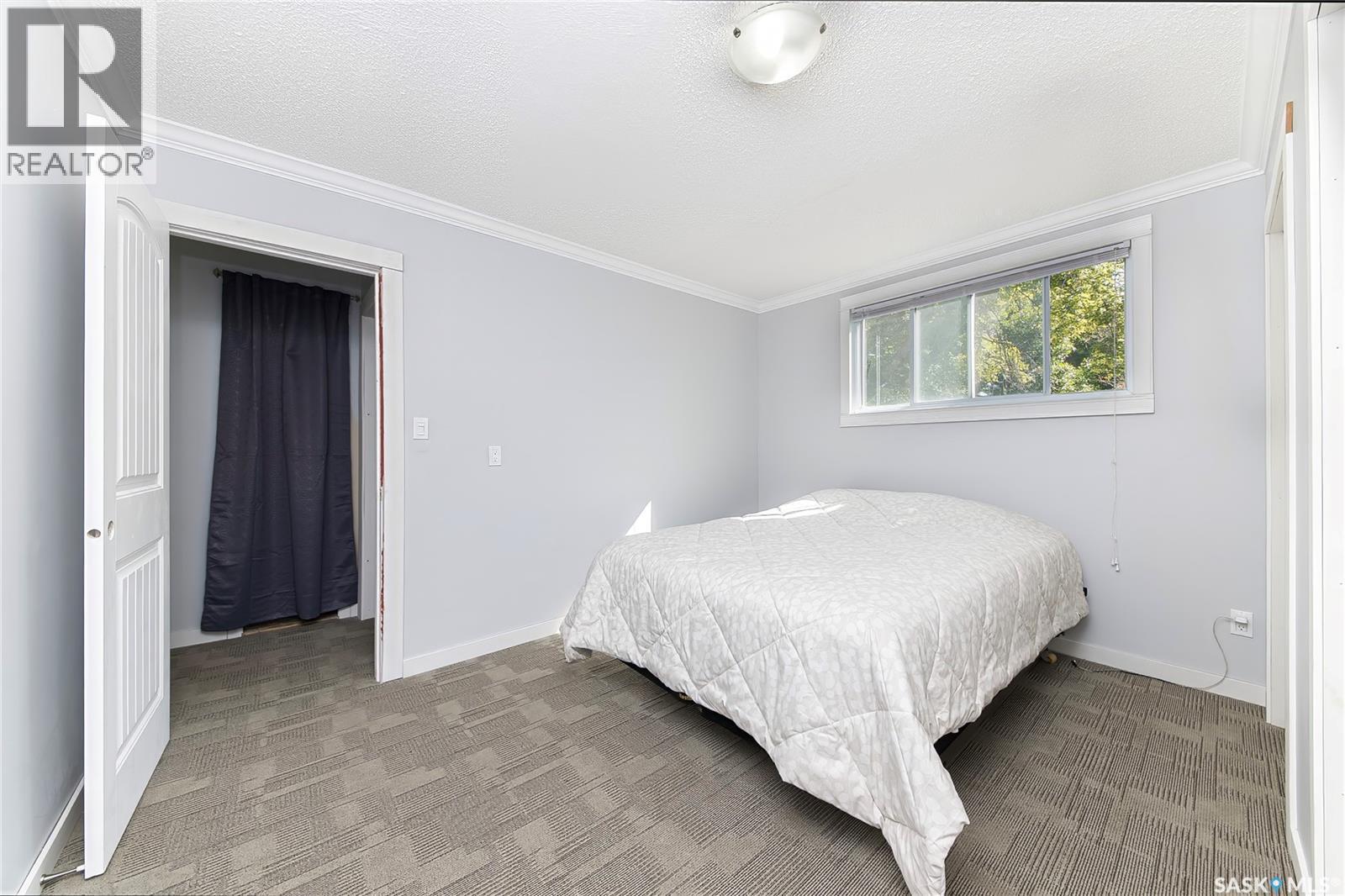 1017 J Avenue N, Saskatoon, SK - Indoor Photo Showing Bedroom