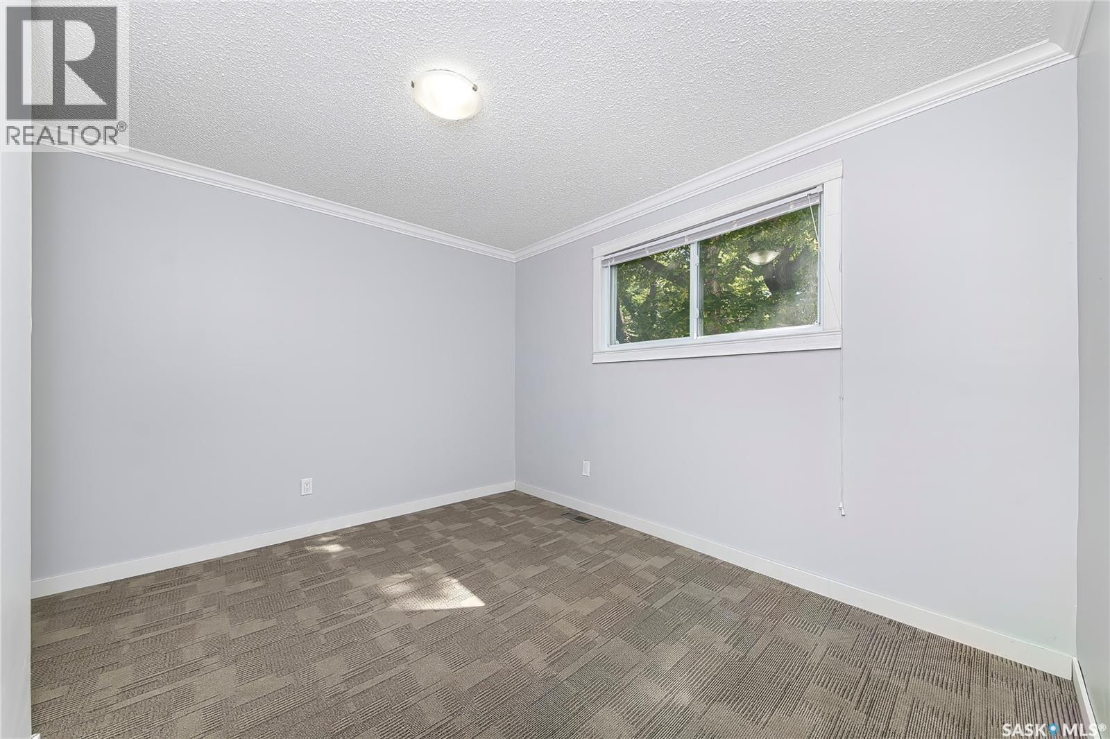 1017 J Avenue N, Saskatoon, SK - Indoor Photo Showing Other Room