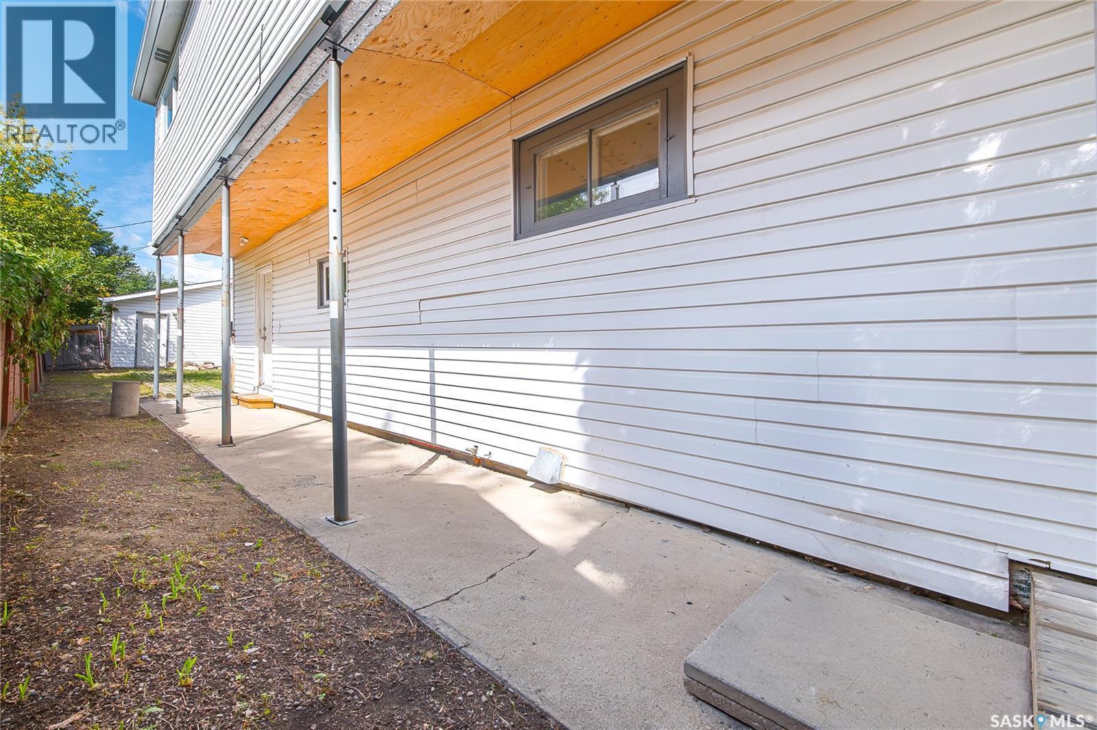 1017 J Avenue N, Saskatoon, SK - Outdoor With Exterior