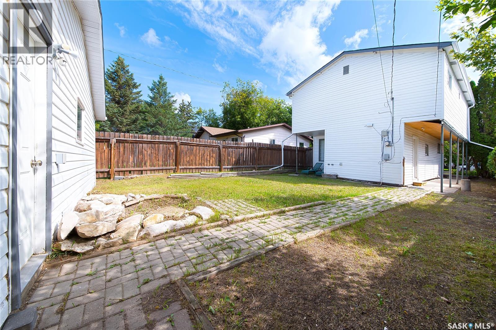 1017 J Avenue N, Saskatoon, SK - Outdoor With Exterior
