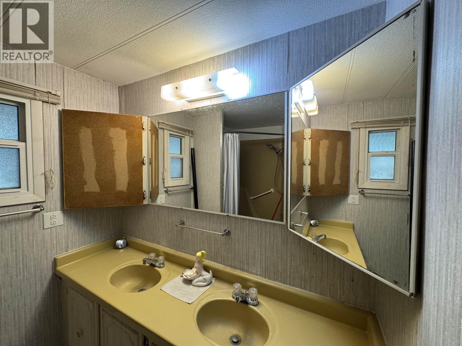 204 E 3Rd Avenue, Fort St. James, BC - Indoor Photo Showing Bathroom