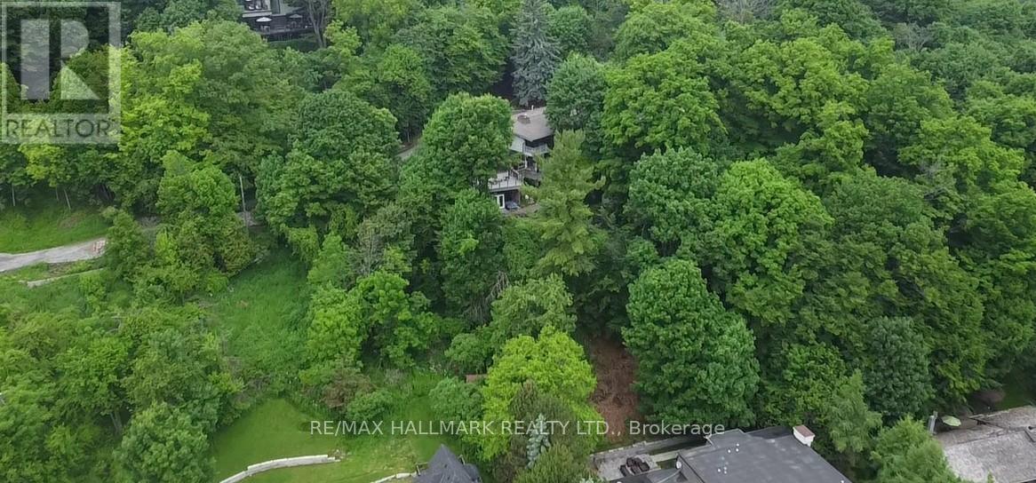 2 Ledge Road, Toronto, ON - Outdoor