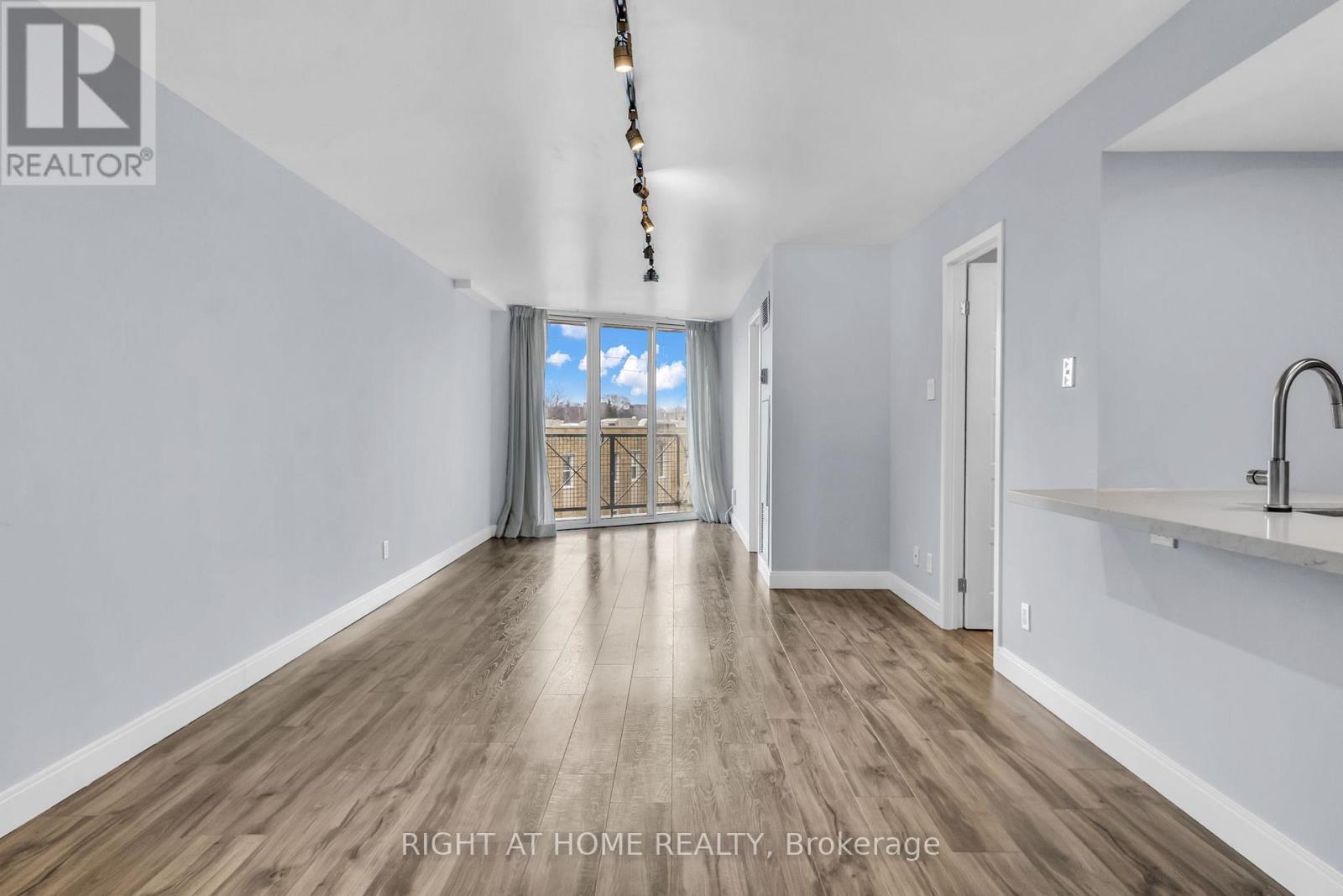 406 - 356 Mcrae Drive, Toronto, ON - Indoor Photo Showing Other Room
