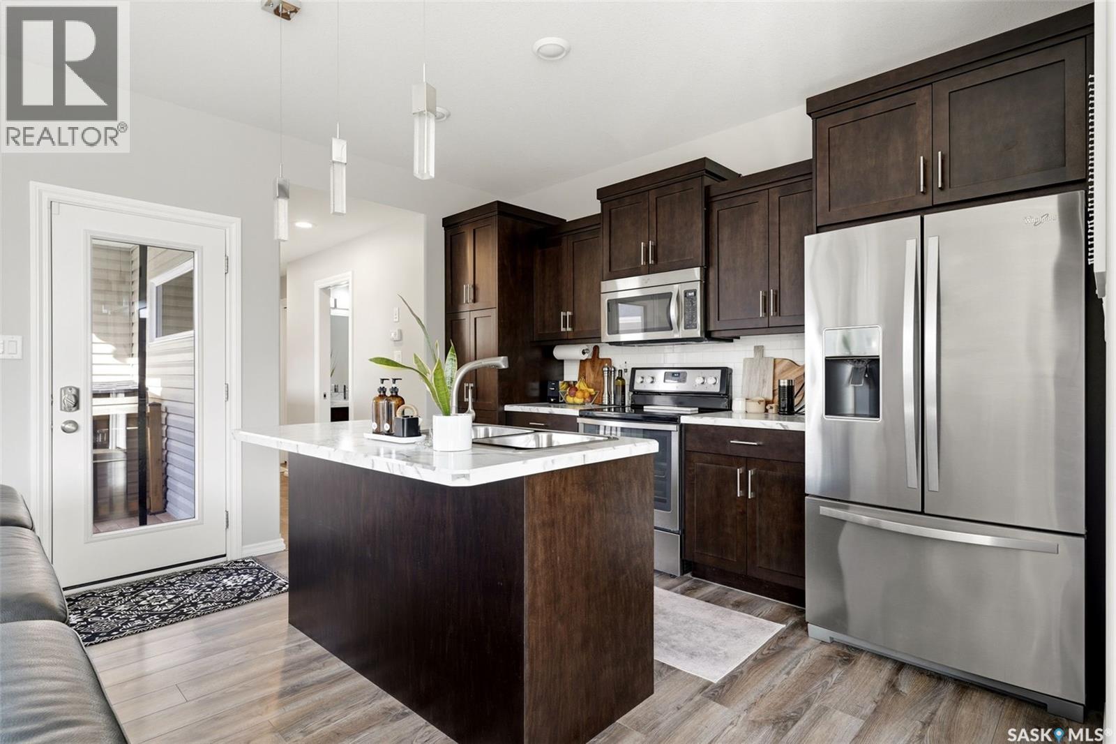 5306 Mcclelland Drive, Regina, SK - Indoor Photo Showing Kitchen With Upgraded Kitchen