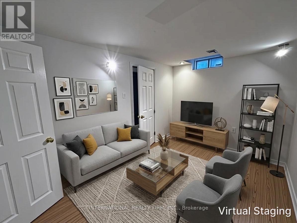 43 Falconridge Drive, Hamilton, ON - Indoor Photo Showing Living Room