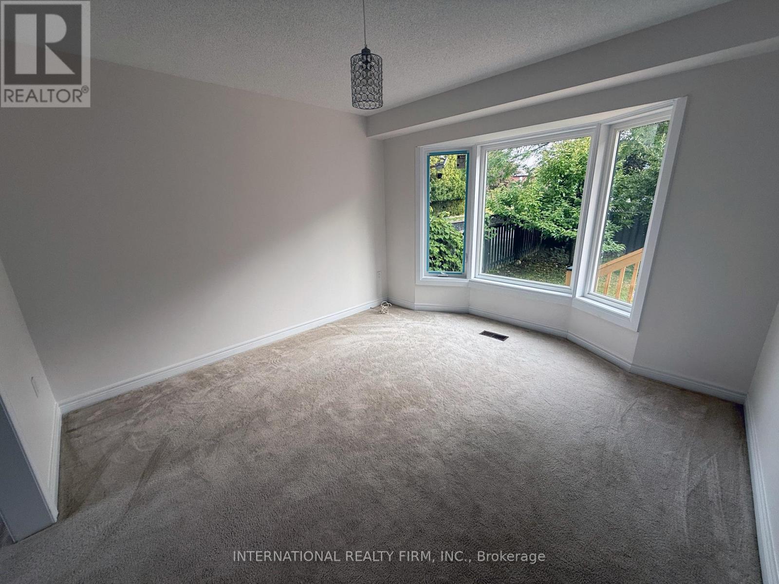 43 Falconridge Drive, Hamilton, ON - Indoor Photo Showing Other Room