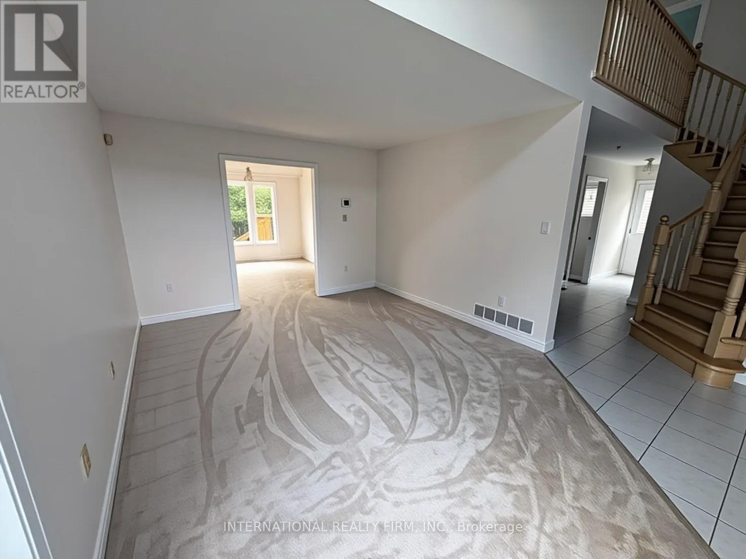 43 Falconridge Drive, Hamilton, ON - Indoor Photo Showing Other Room