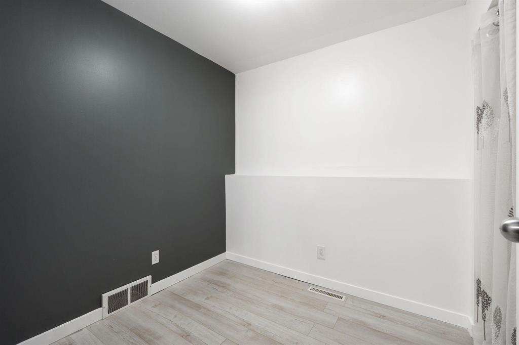 14 Mansard Close, Winnipeg, MB - Indoor Photo Showing Other Room
