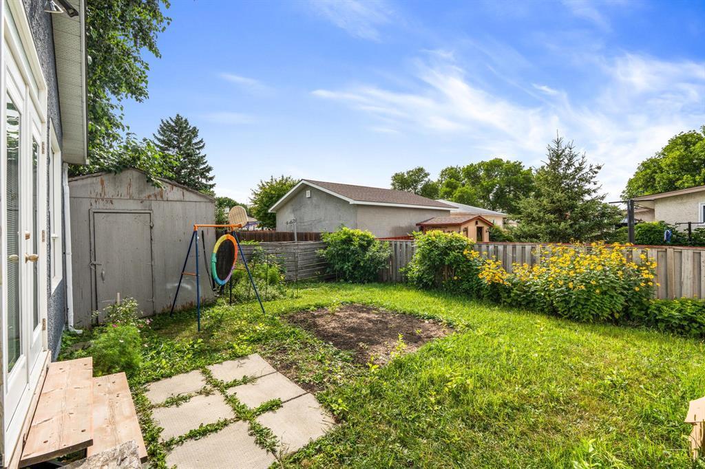 14 Mansard Close, Winnipeg, MB - Outdoor