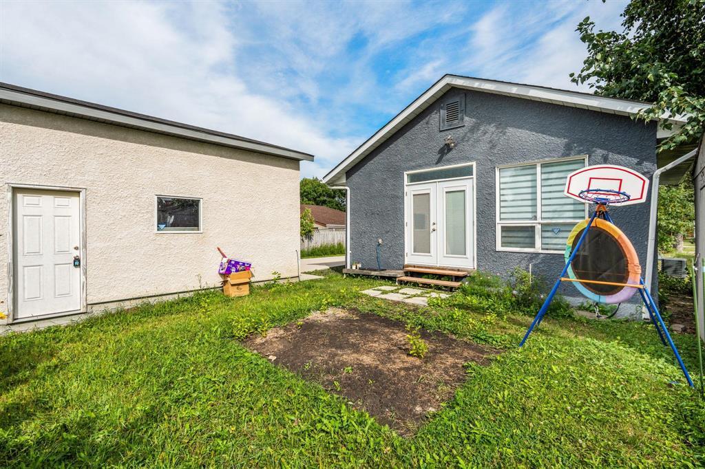 14 Mansard Close, Winnipeg, MB - Outdoor